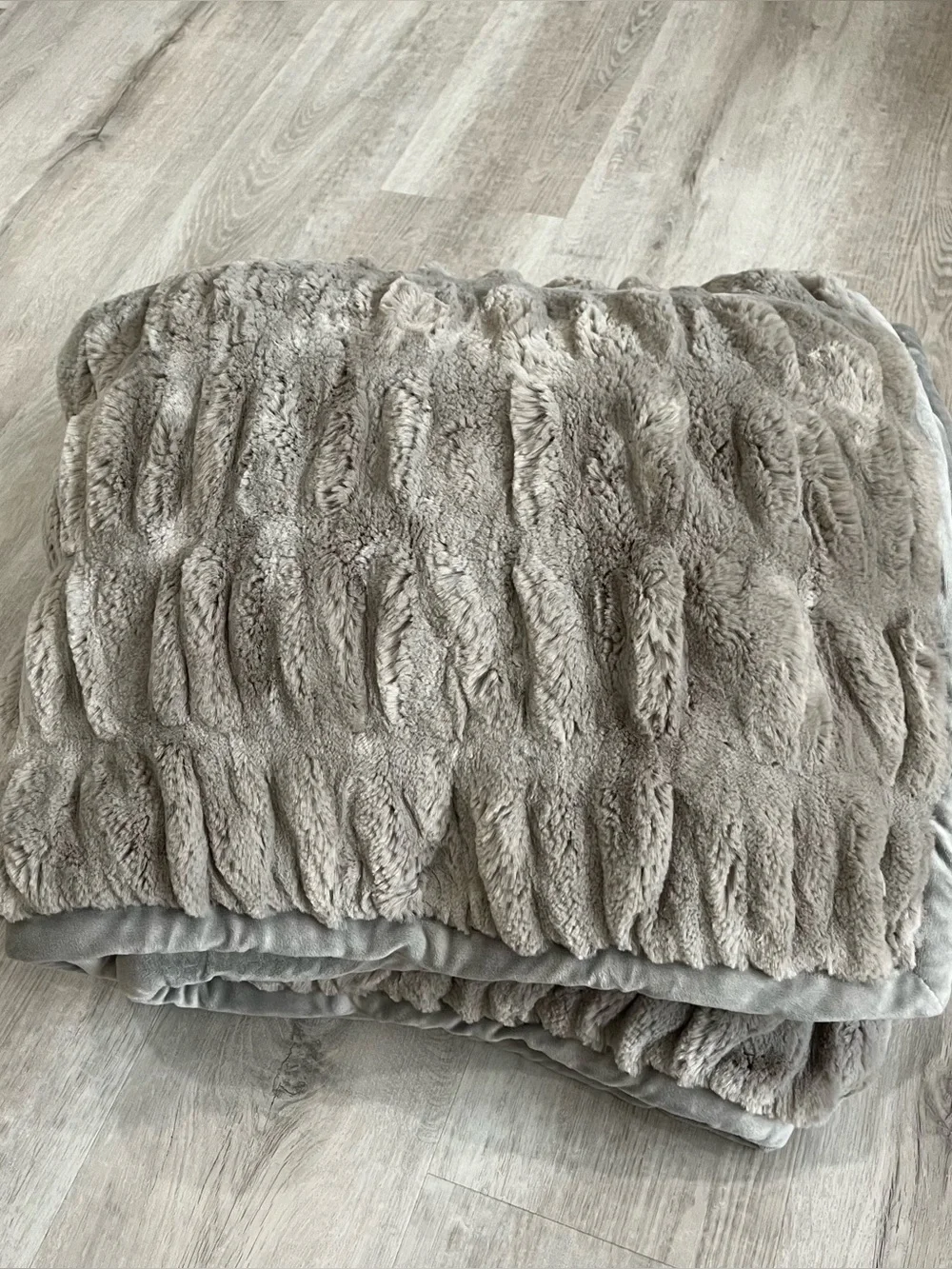 Pottery Barn Ruched Faux Fur Throw Gray 60x80 Oversized Blanket Soft Cozy Luxury